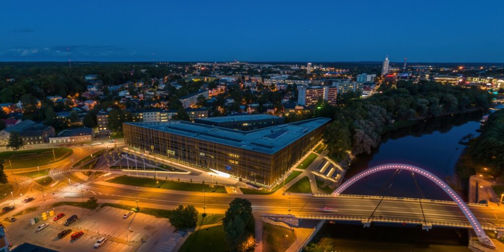 Marlon Dumas was awarded the National Research Award